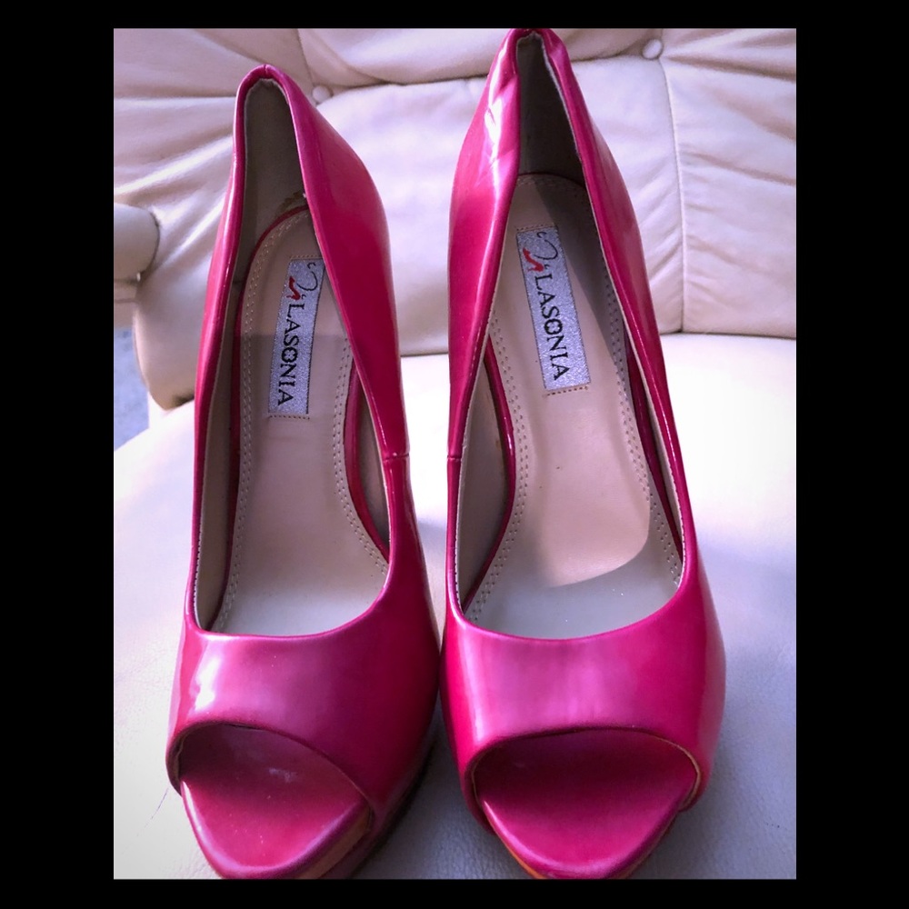 High heels pink shoes